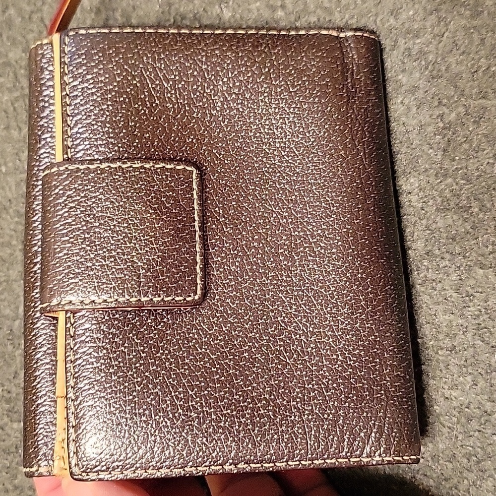 Small Kate Spade wallet snap & zipper closure...sew pictures for condition - Picture 5 of 15